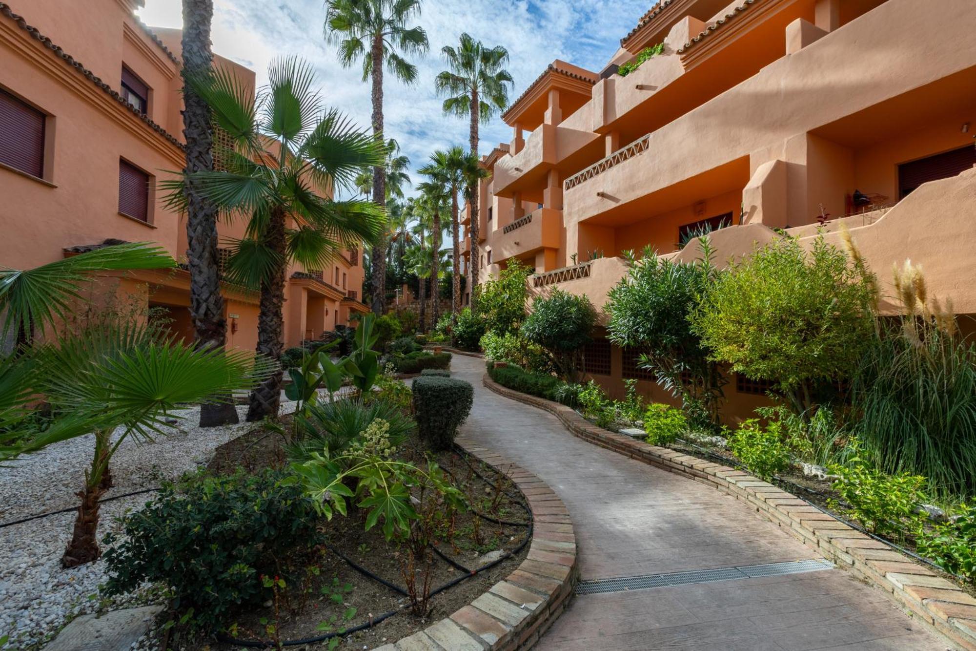 Royal Marbella Golf Resort Estepona Exteriör bild